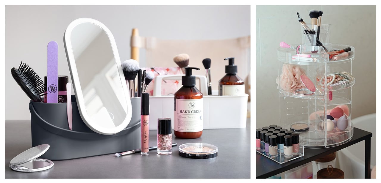 Grå sminkförvaring med spegel i locket. Genomskinlig, roterande sminkförvaring med produkter.