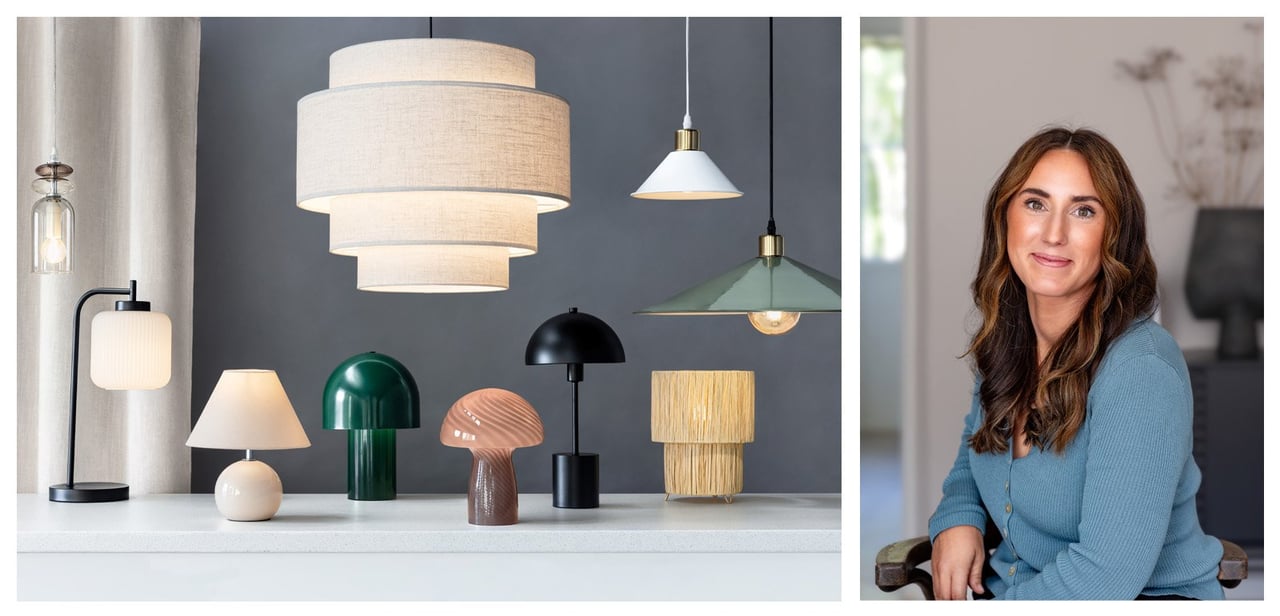 Flere bord- og taklamper vises ved siden av Julia Ljungh, belysningsekspert hos Rusta.