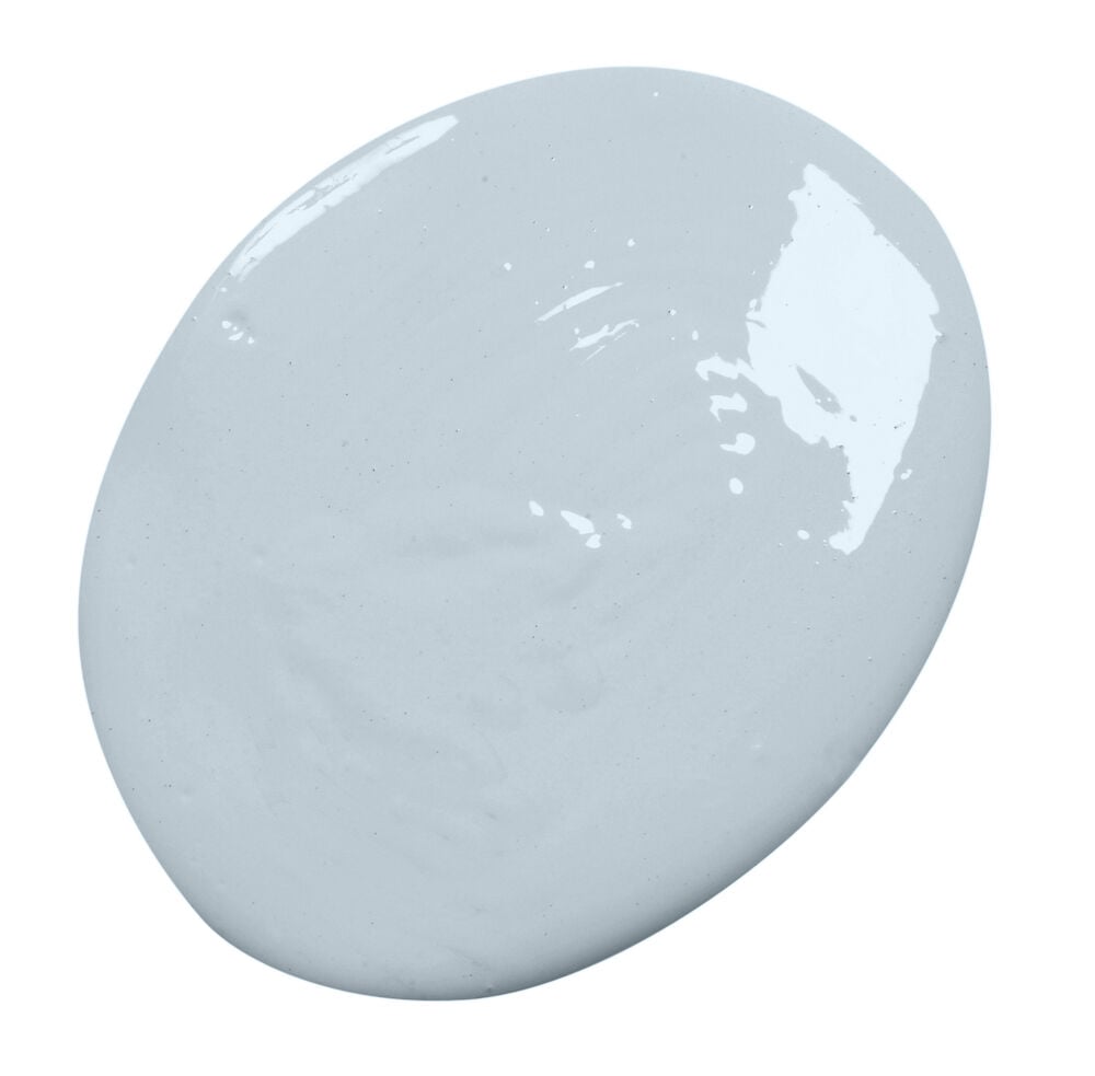 Ljusblå väggfärg sidenmatt yta på vit bakgrund.