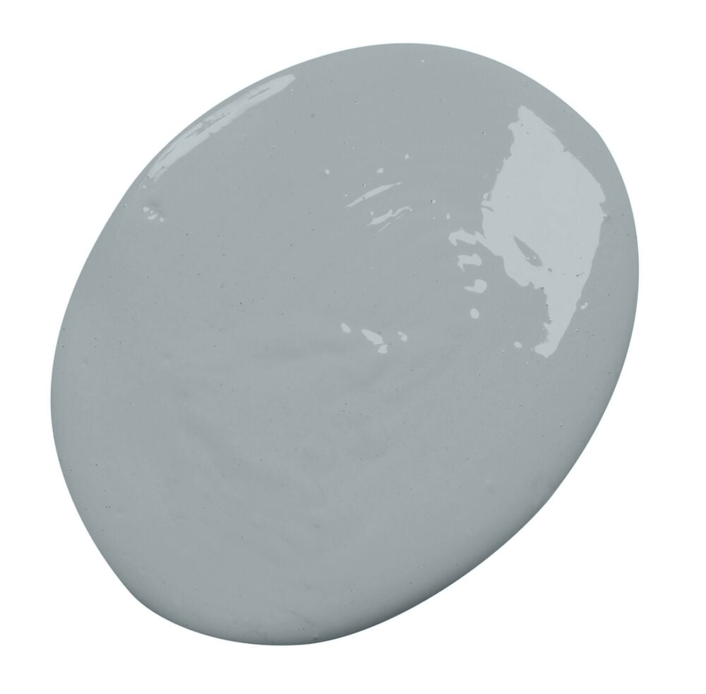 En klick silk matt blågrå väggfärg.