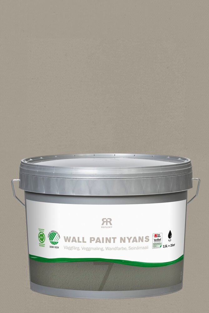 En hink väggfärg i nyansen washed khaki.