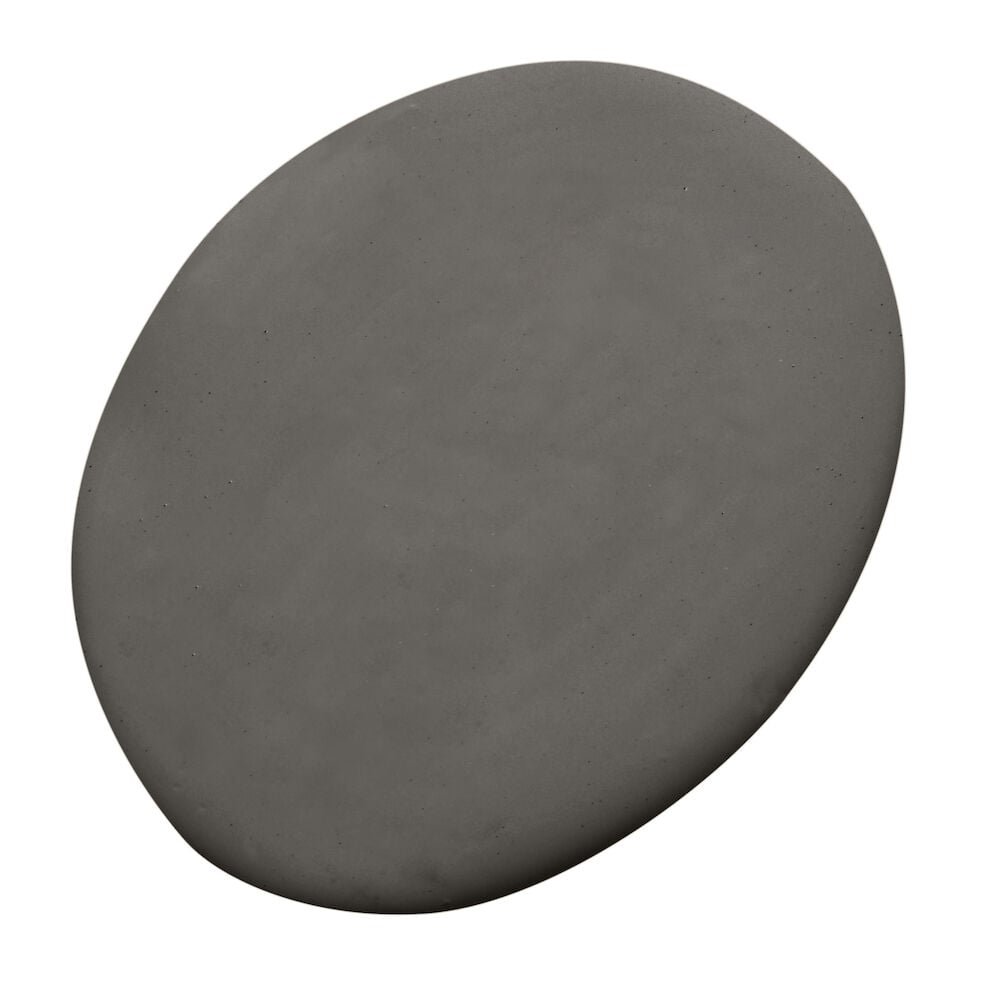 En rund klick helmatt väggfärg i grå nyans.
