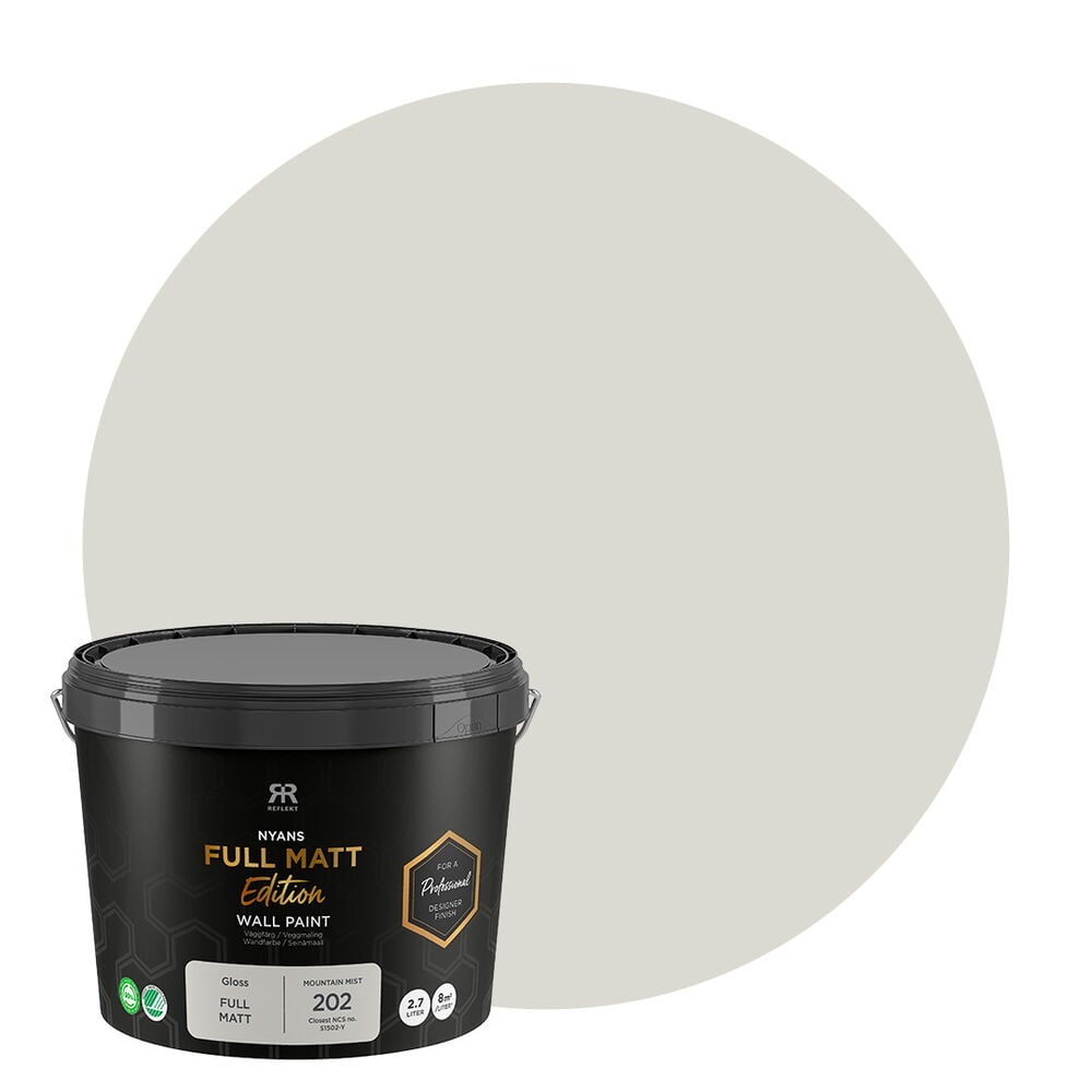 Musta ämpäri Nyans Full Matt Edition -seinämaalia, 2,7 litraa, ja Mountain Mist -värinäyte.