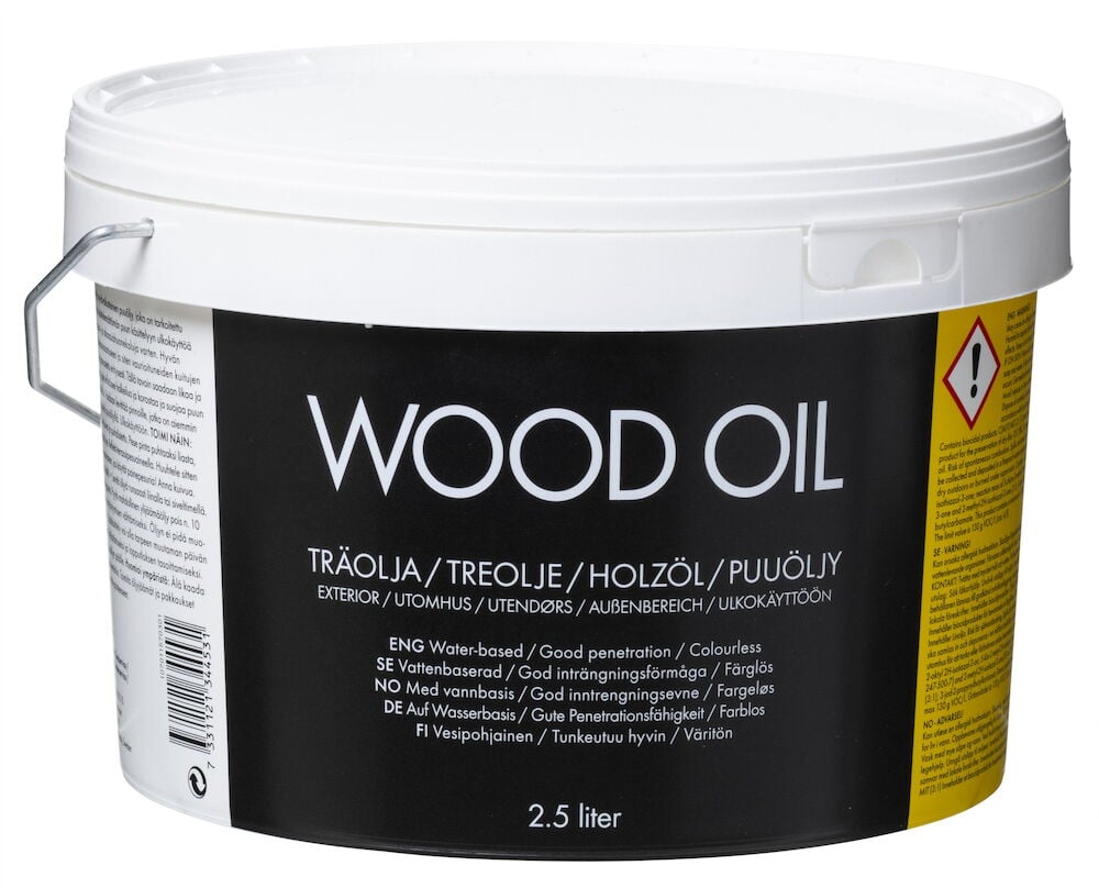 Vit hink med svart etikett och text Wood Oil.