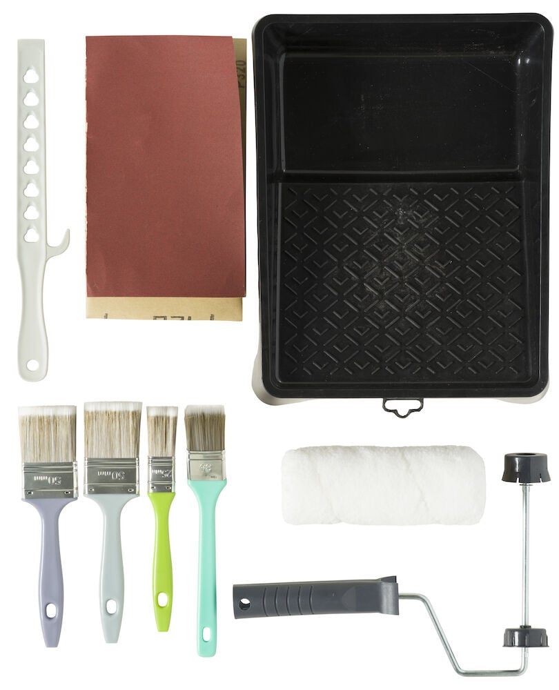 Maalaussetti jossa siveltimiä, tela, maalikaukalo ja hiekkapaperia.