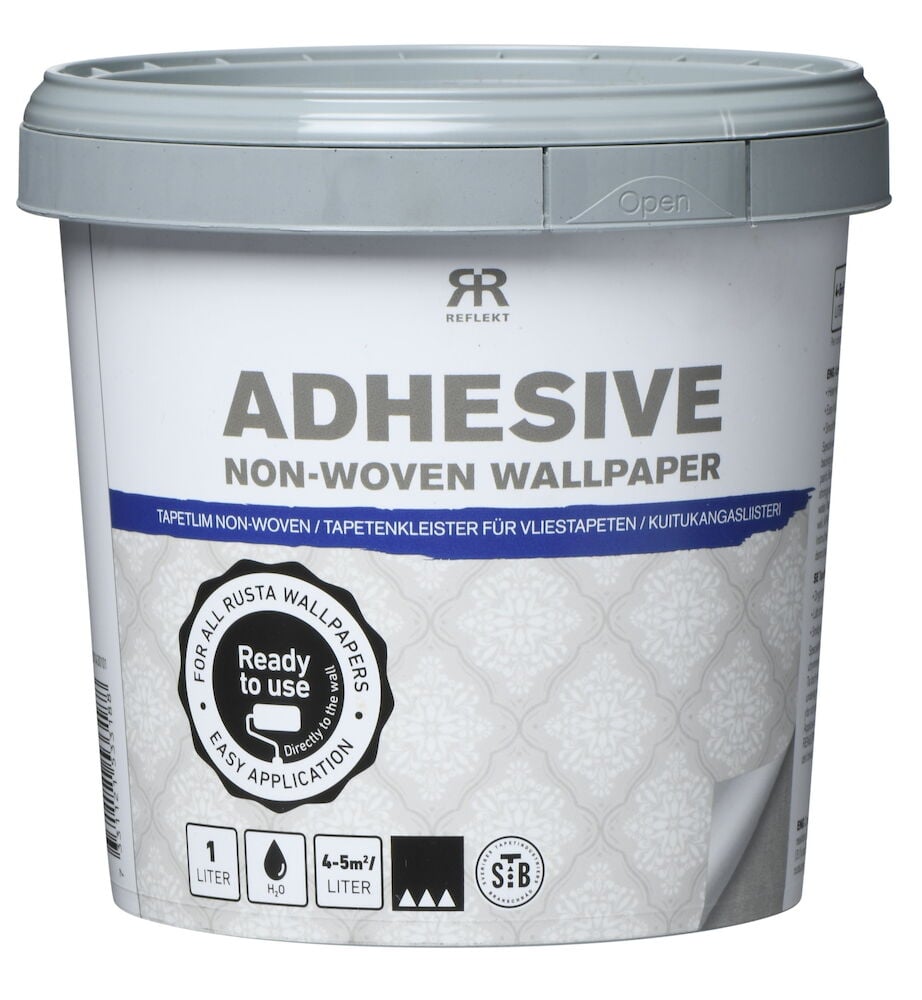 Weißer Eimer mit Tapetenkleber für Vliestapeten.