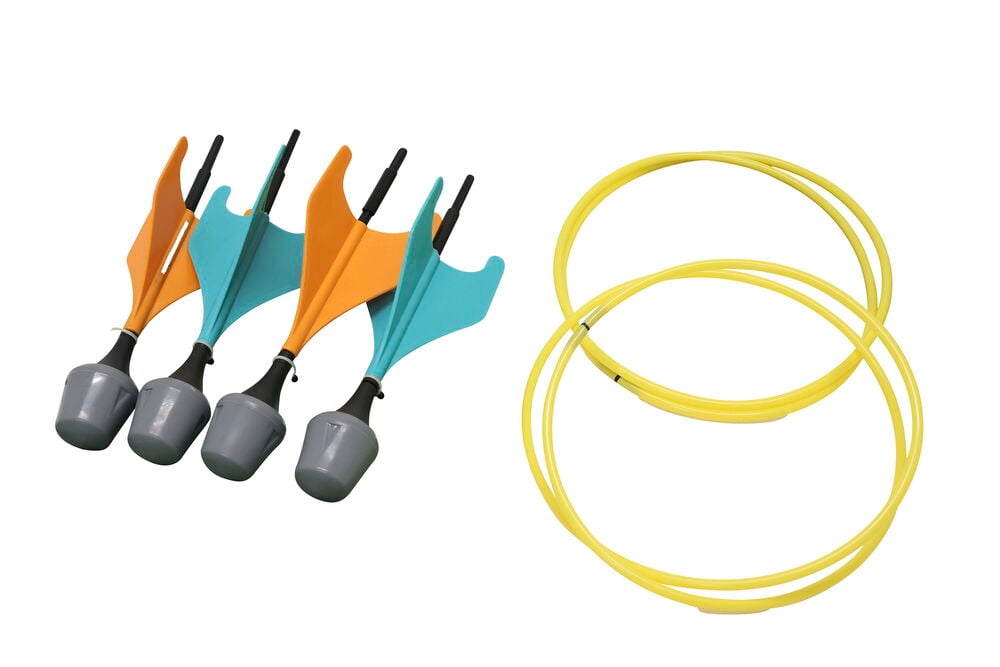 Neljä värikästä tikkaa ja kolme keltaista rengasta.