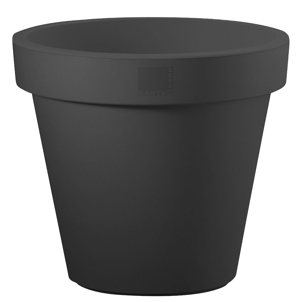 Pyöreä musta muoviruukku, jossa on leveä reuna.