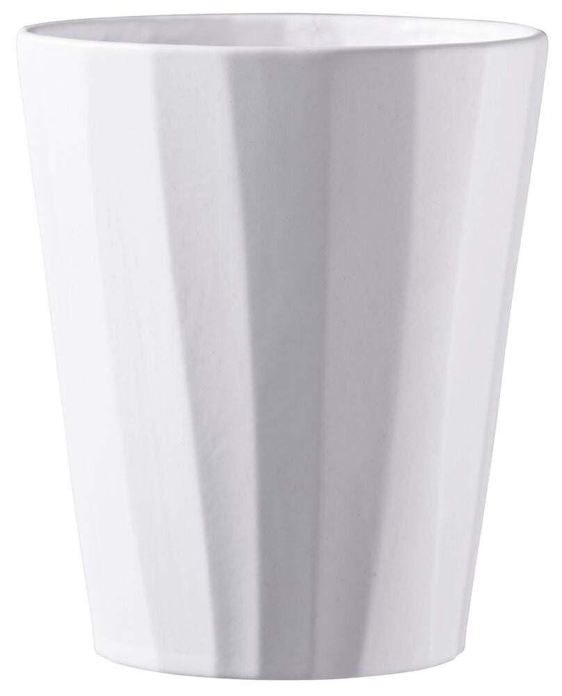 Valkoinen pyöreä orkidearuukku muovista aallotetulla kuvioinnilla.