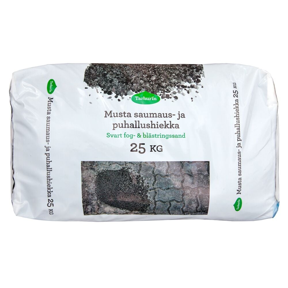 Valkoinen säkki, jossa mustaa saumaushiekkaa.