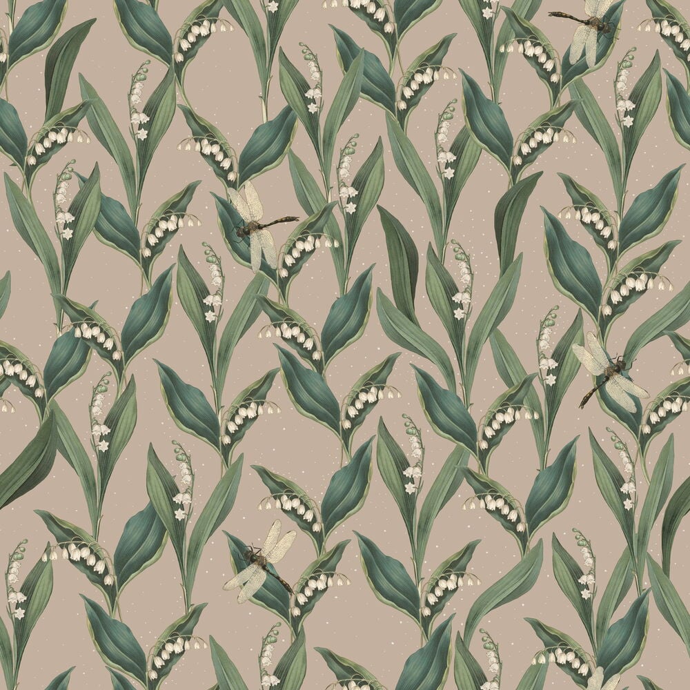Ljusbrun tapet med liljekonvaljmönster och trollsländor.