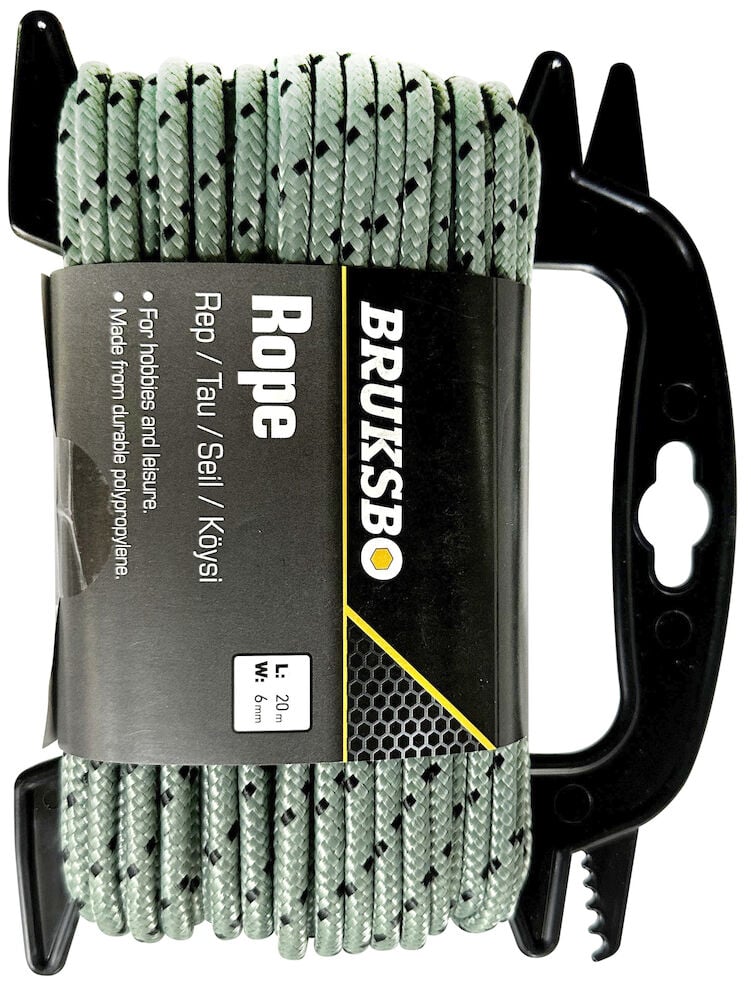 Ett grått polypropenrep på svart plastvinda.