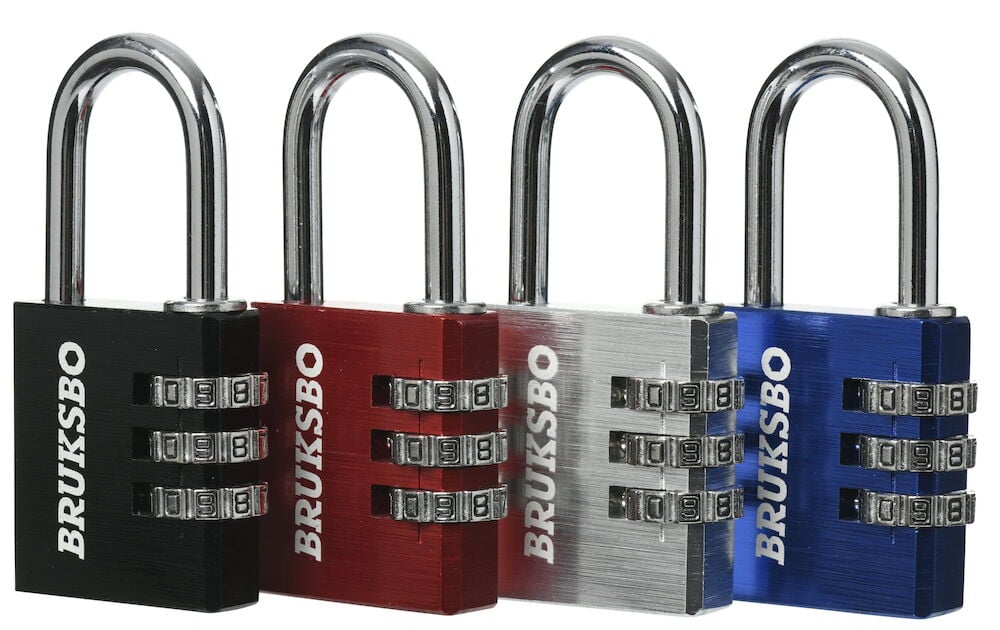 Fire kombinasjonslåser i svart, rødt, sølv og blått.