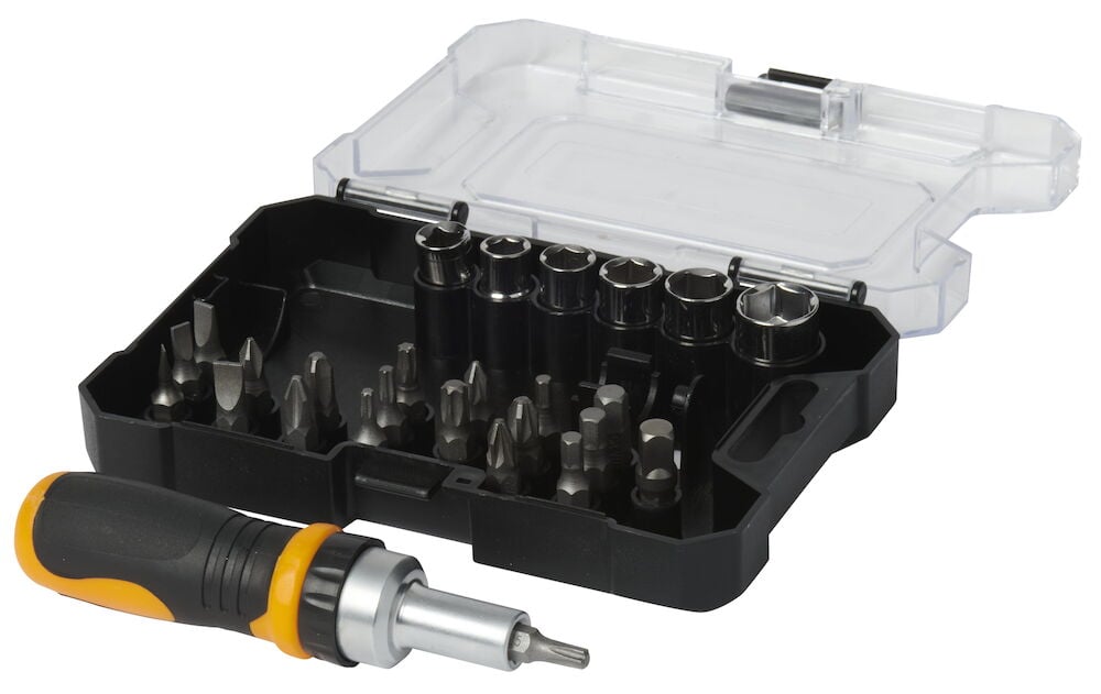 Verktygsset med bits, hylsor och spärrskruvmejsel.