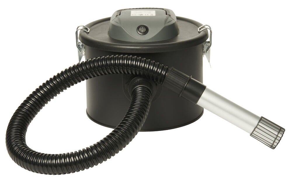 Svart asksug med slang och metallmunstycke.