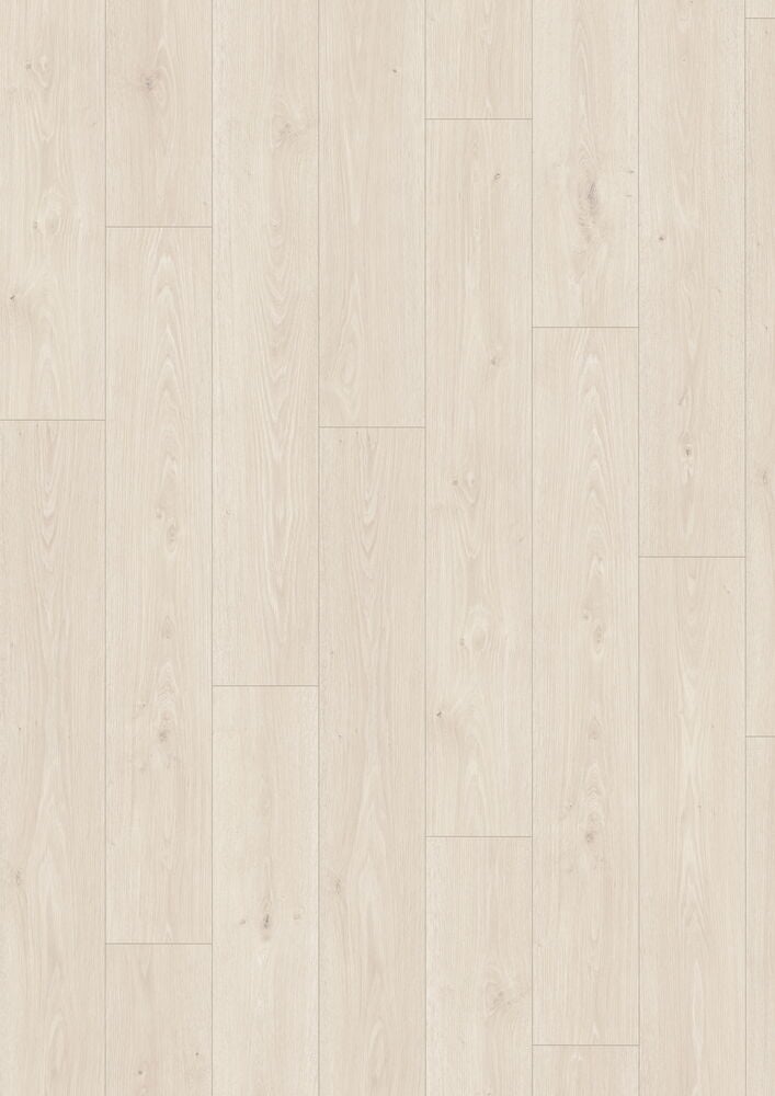 Ljust laminatgolv med ekmönster och naturlig trästruktur.