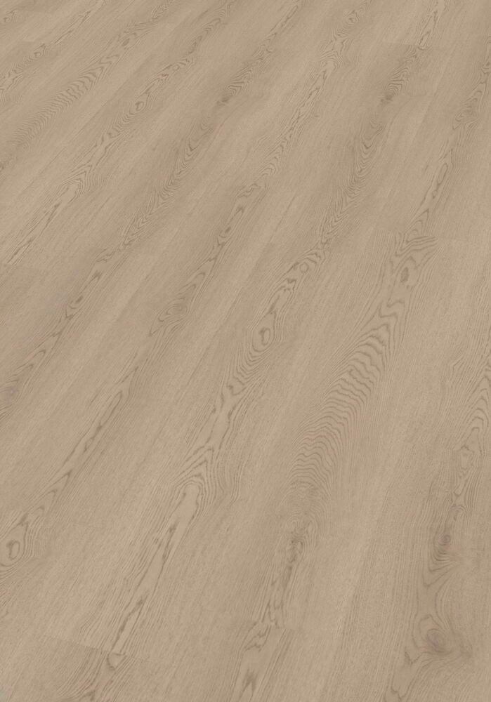 Heller brauner Vinylboden SPC Lehnsheide Oak 5 mm mit sichtbarer Holzmaserung.