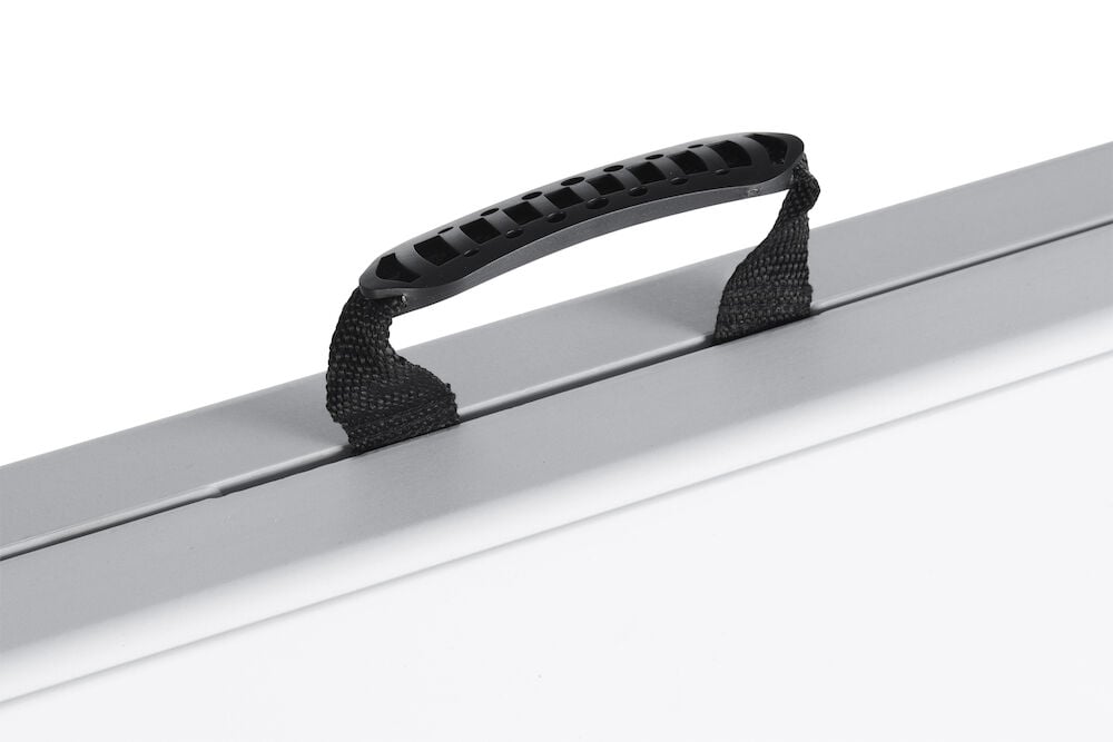 Nahaufnahme Griff an klappbarem Tisch offwhite