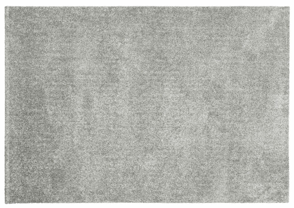Rechteckiger grauer Teppich mit kurzem glänzendem Flor.