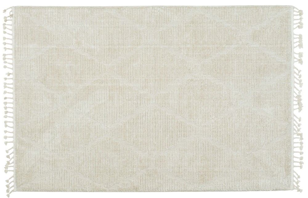 Suuri offwhite-matto, jossa on hapsut ja tiheä nukka.