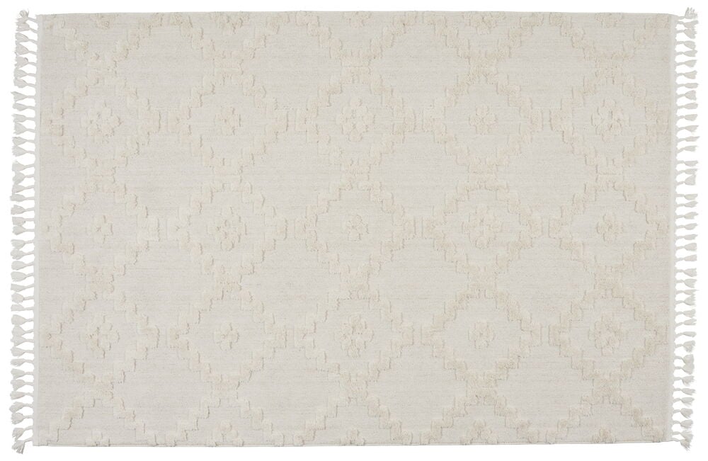 Suuri offwhite-matto ruutukuviolla ja punotuilla hapsuilla.