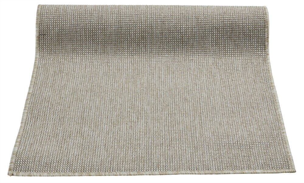 Beige käytävämatto yksinkertaisella kudotulla rakenteella.