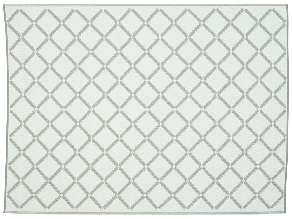 Grå bastmatta med diamantmönster för inomhus och utomhus.