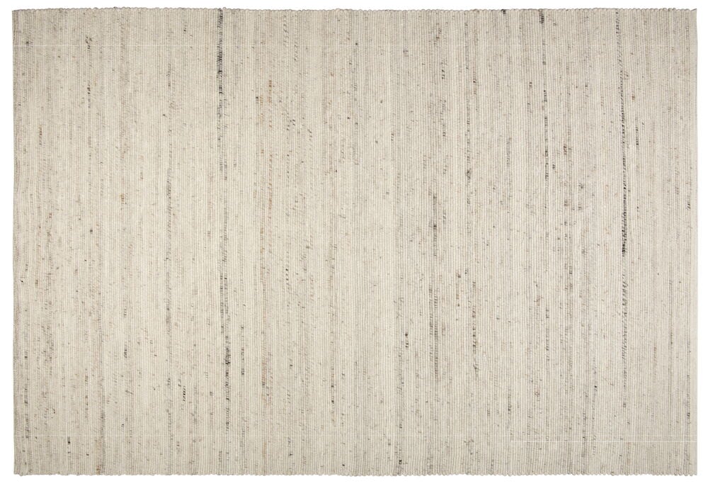 Handvävd mörkbeige matta i ullblandning.