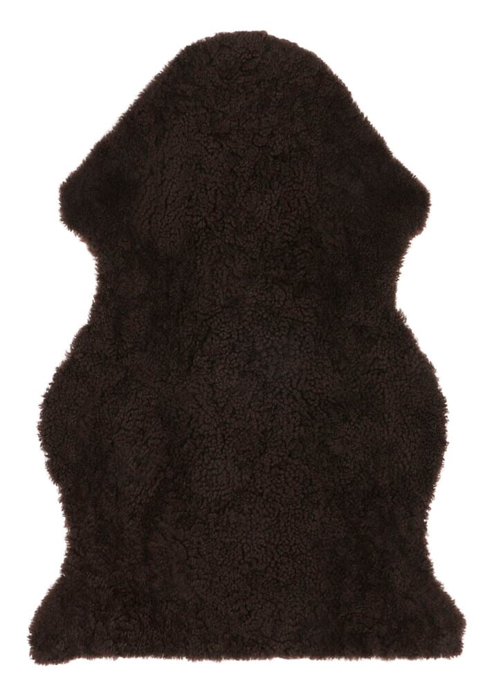 Brunt fårskinn med kort lockigt hår.