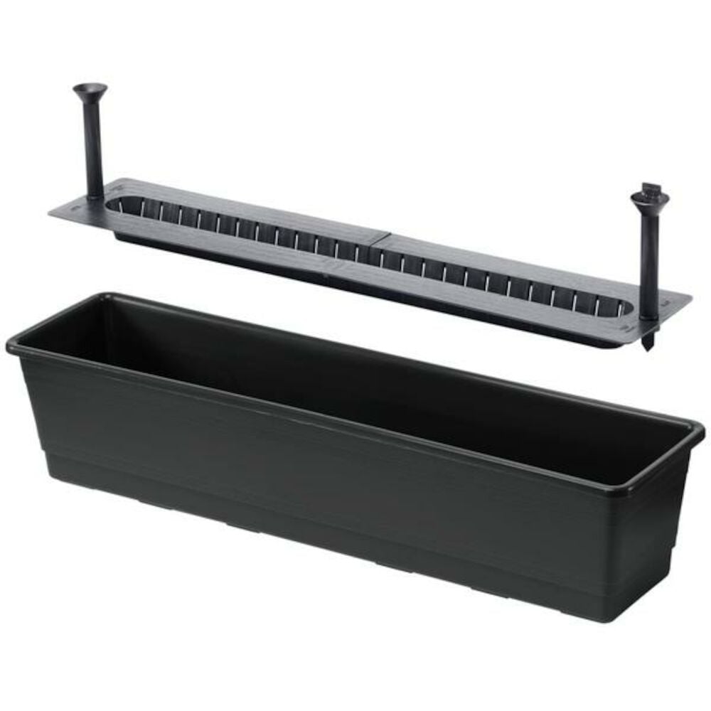 Musta itsestään kasteltava parvekelaatikko sisäosalla.