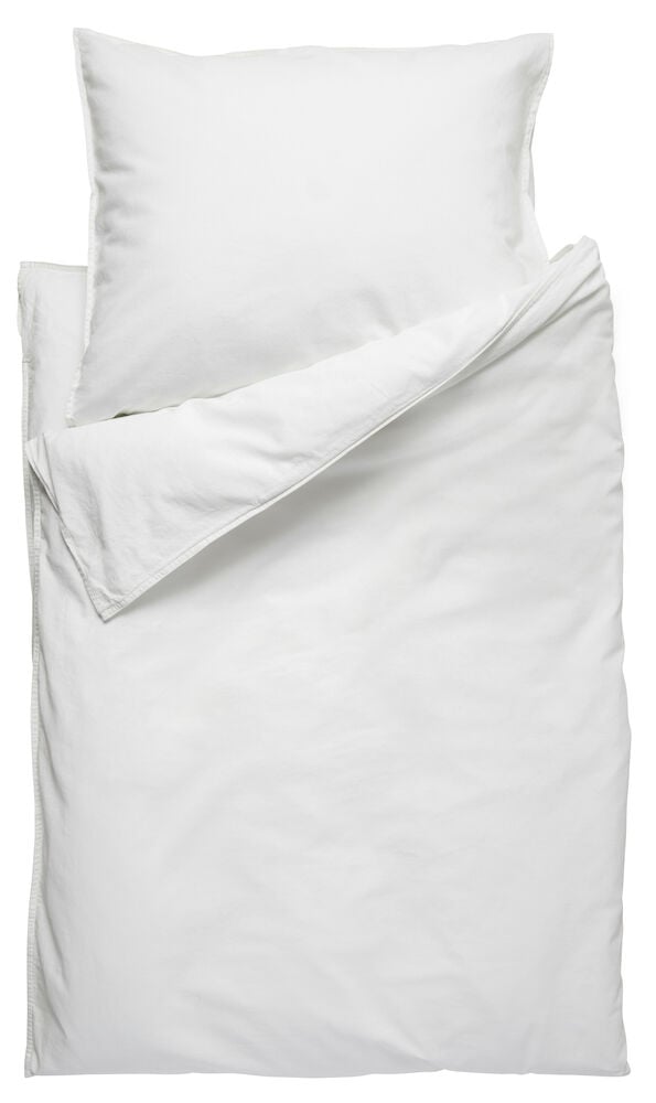 Vitt påslakanset i bomull med örngott.