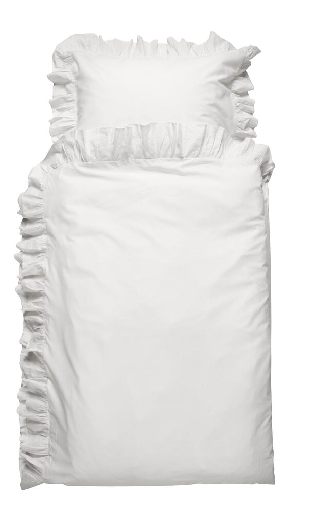 Weißes Baumwoll Bettwäsche-Set Selma mit Rüschen am Bettdeckenbezug und passendem Rüschen-Kopfkissenbezug, Draufsicht.