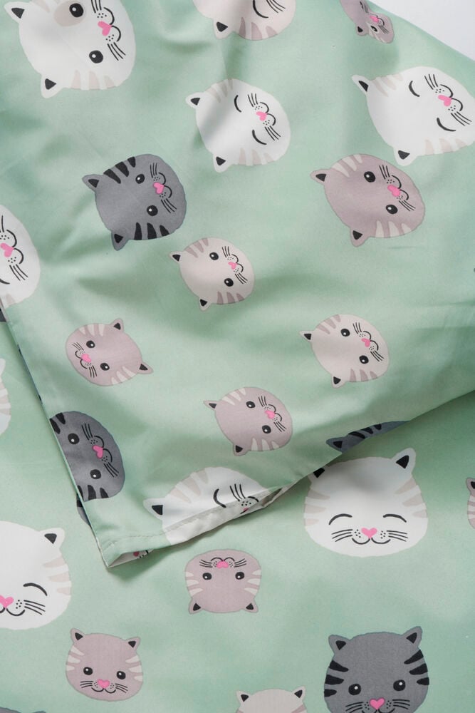 Grüner Bettbezug mit Katzenmotiv und Reißverschluss.