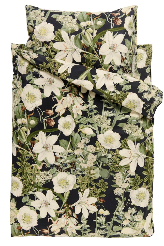 Sengesett Micro 135x200 cm Belle Polyester med hvitt blomstermønster av liljer og blader på mørk bakgrunn.