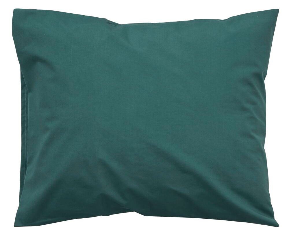 Grønt putetrekk i bomull på hvit bakgrunn.