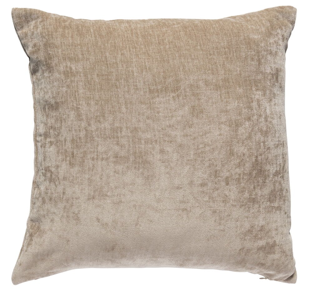 Beige kuddfodral i sammet med fyrkantig form.