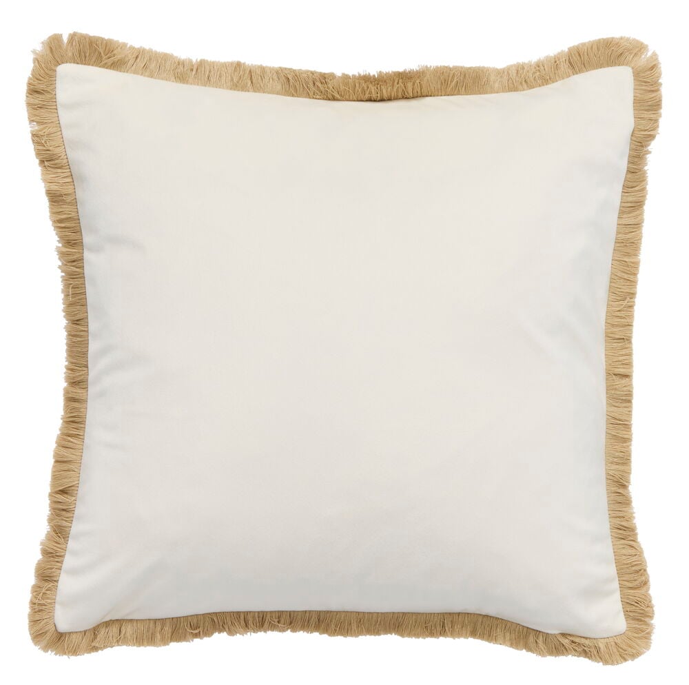 Offwhite kuddfodral med ljusa fransar runt kanten.