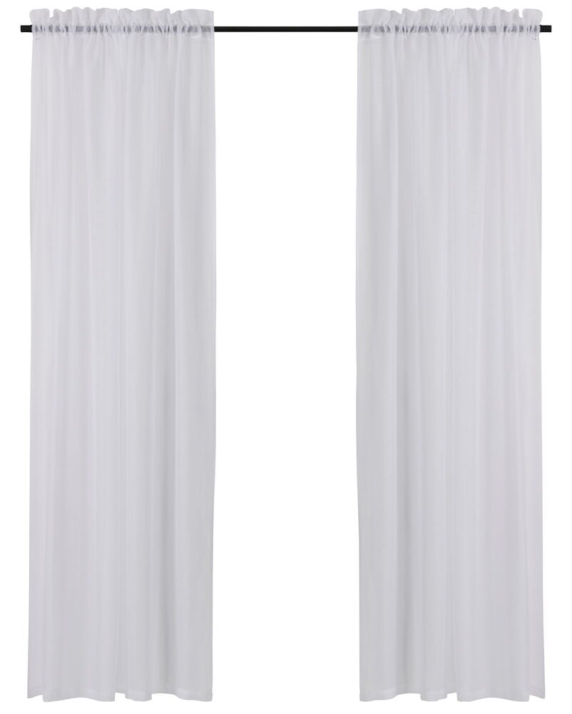 To hvite gardinlengder i tynn polyestertekstiler.