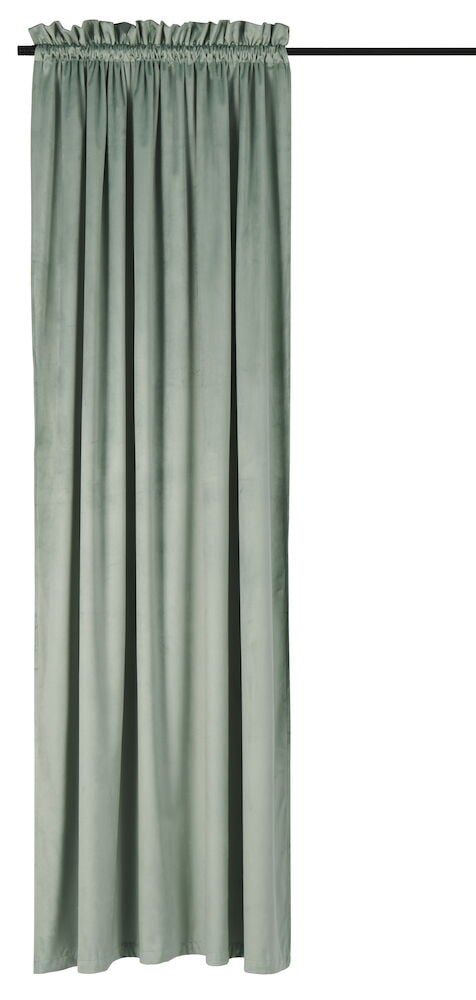 Vihreä samettiverho rypytysnauhalla roikkuu tangossa.