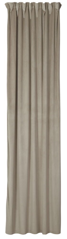 Pitkä luonnonvärinen samettiverho, jossa on laskostettu yläreuna.