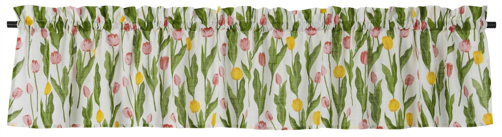 Valkoinen verhokappa, jossa on vaaleanpunaisia ja keltaisia tulppaaneja.