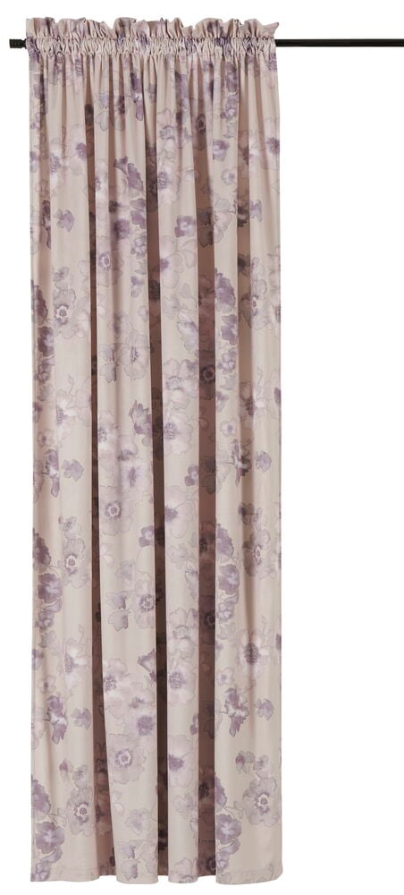 Beige samettiverho, jossa kukkakuvioita verhovaijalla.