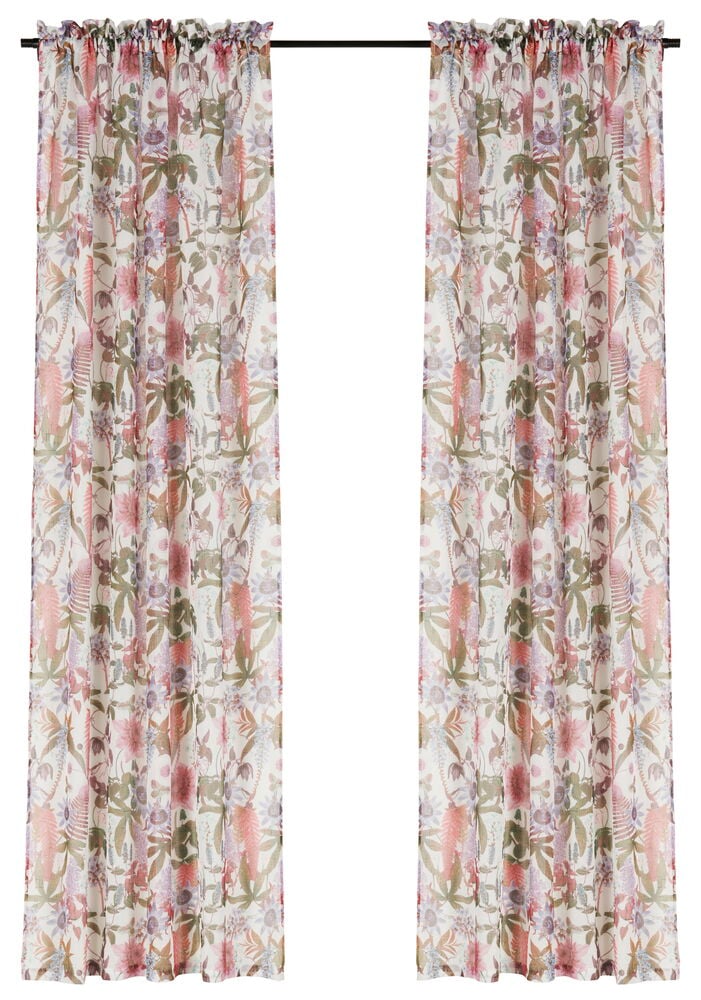 Kaksi kukallista verhopituutta mustalla verhotangolla.