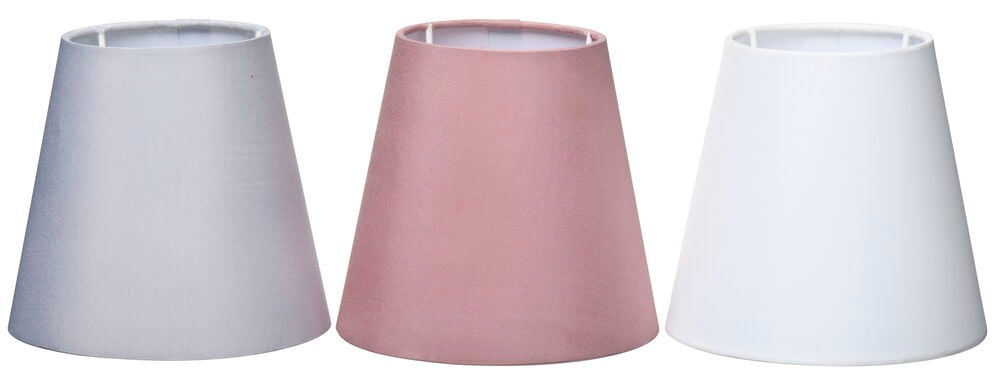 Tre tyg lampskärmar i grått rosa och vitt.