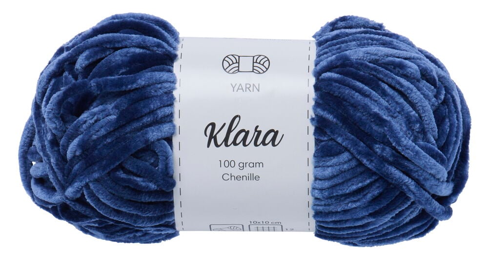 Blått mjukt garnnystan av chenille polyester.