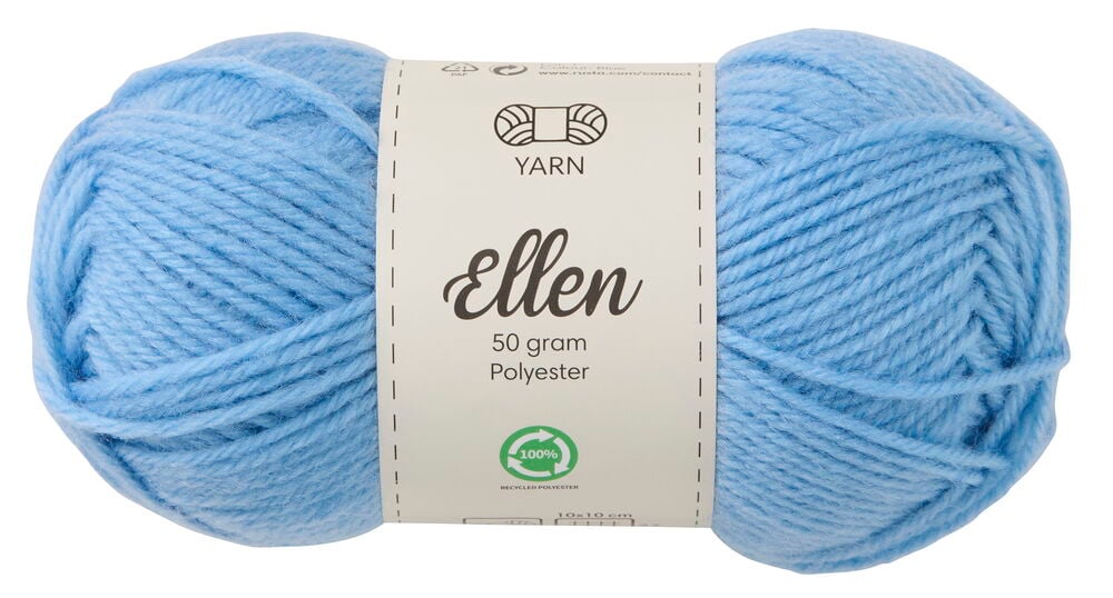 Et lyseblått nøste Ellen garn, 50 gram, av 100% resirkulert polyester.