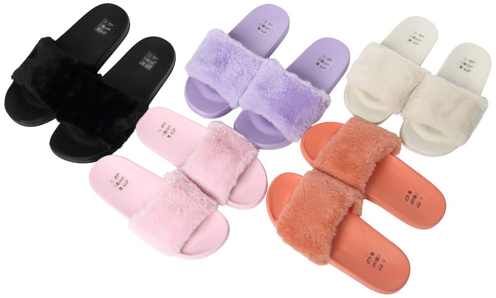 Fem par färgglada fluffiga damtofflor i olika färger.