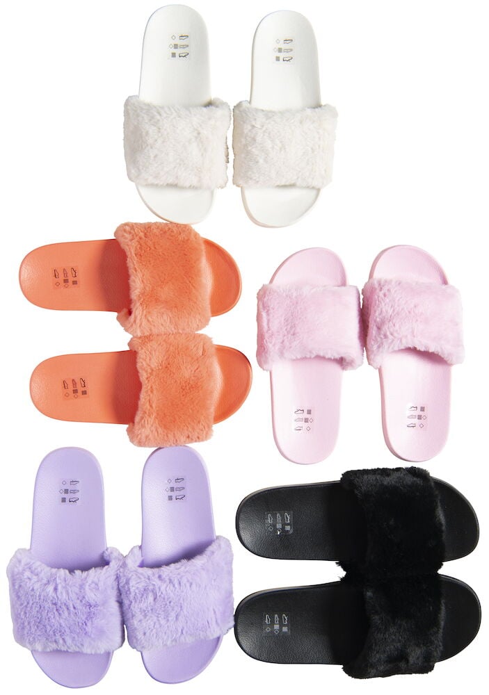 Sex par tofflor i olika färger och material.