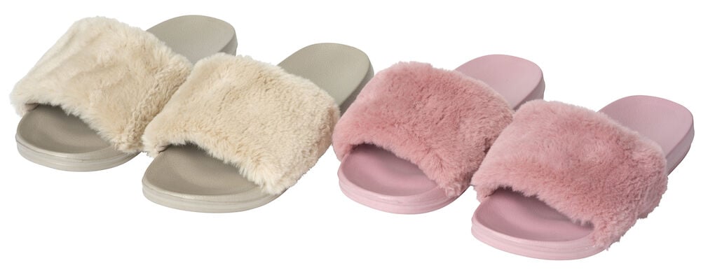 Zwei Paar weiche Hausschuhe in Beige und Rosa.