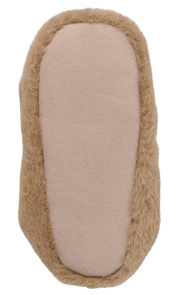 Beige polyestertoffel, sedd underifrån, med fluffig ljusbrun fuskpälskant.